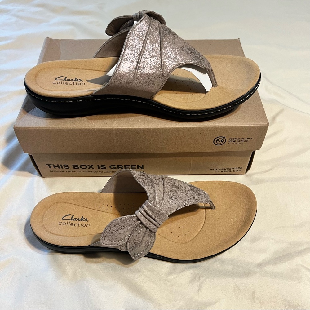 Clarks Women's Rose Gold Bow Sandals Size 12 Wide